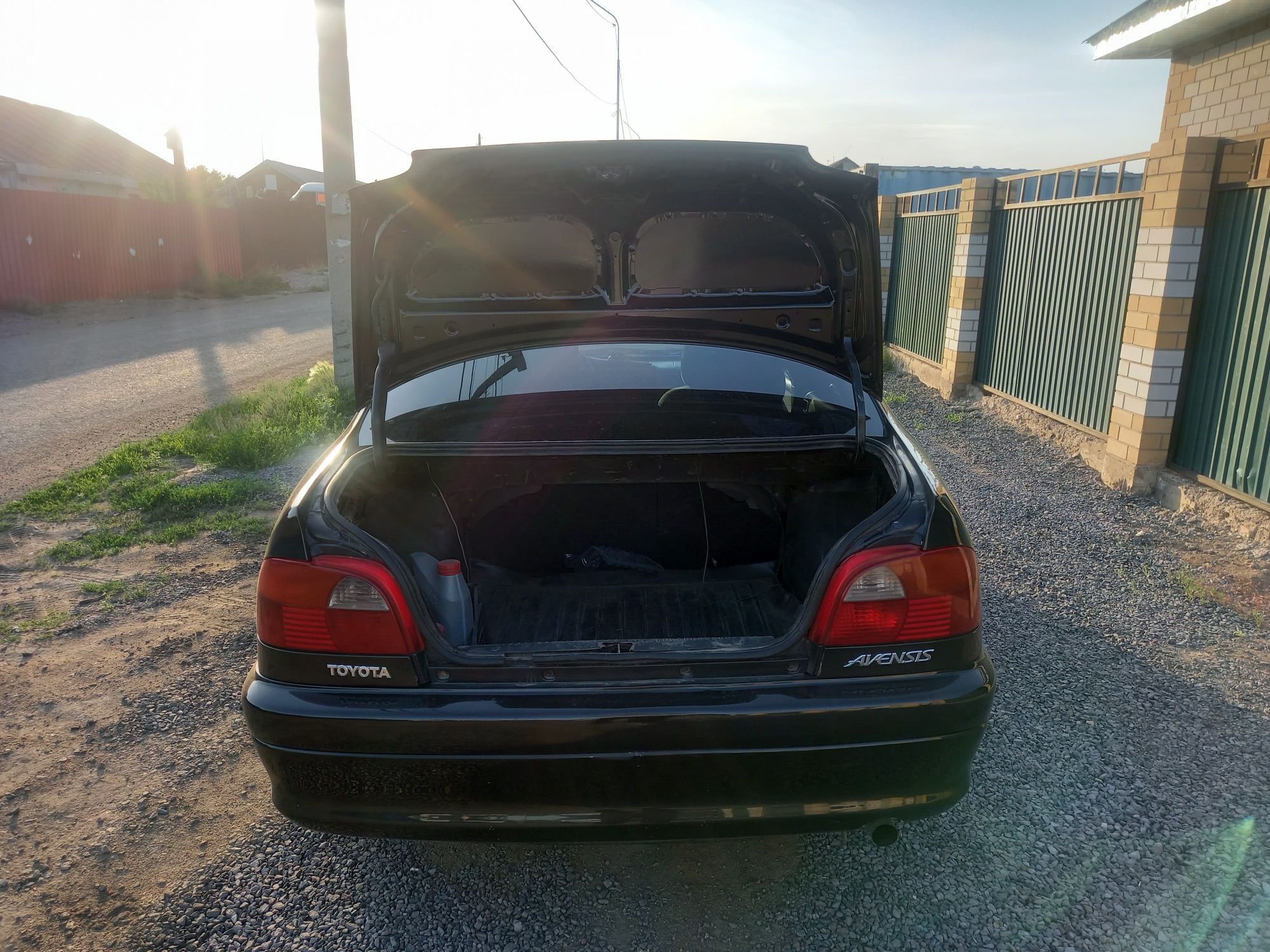 Toyota avensis 1998 2.0