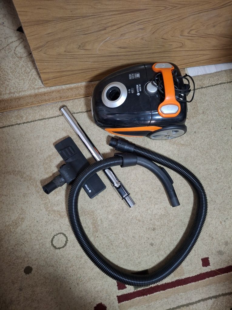 Пылесос  VITEK 2000W