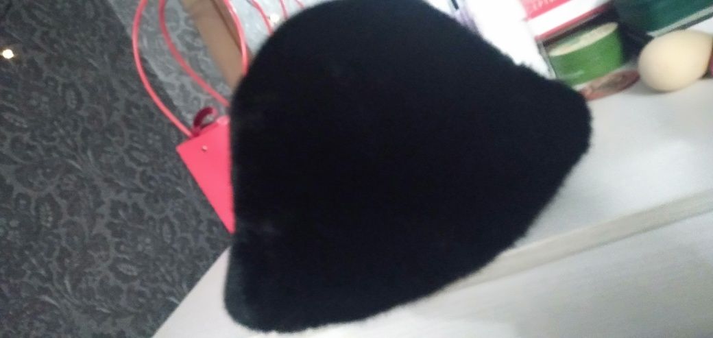 Продаю шляпки эко мех под норку новые