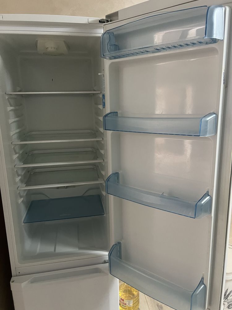 Холодильник на запчасти Beko