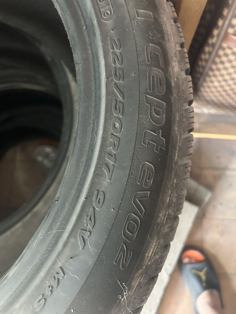 Продам резину r 17