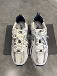 Продаю новые кроссовки  New Balance 530