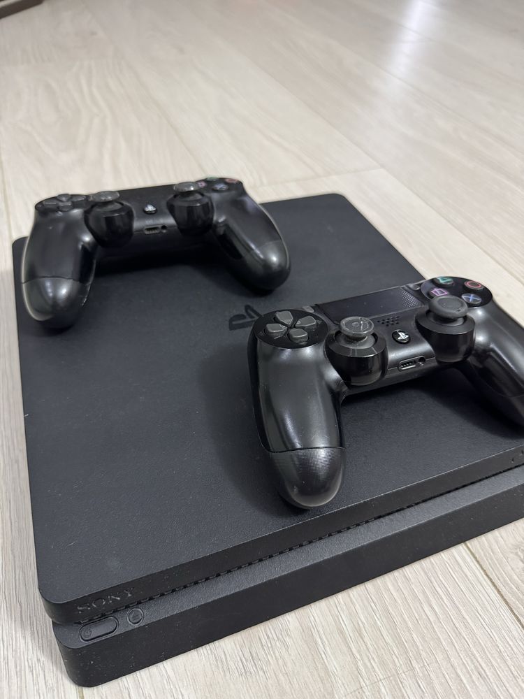 Playstation 4 slim