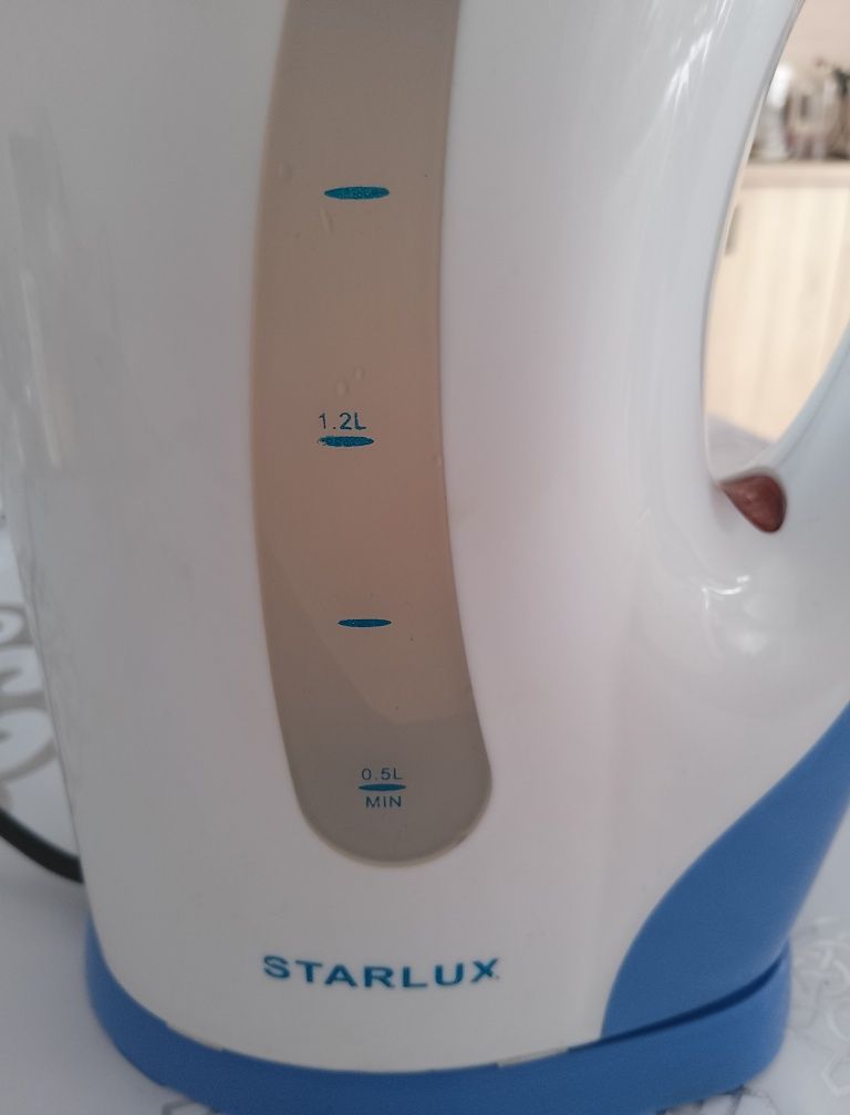 Чайник Starlux объем 2.2 литра.