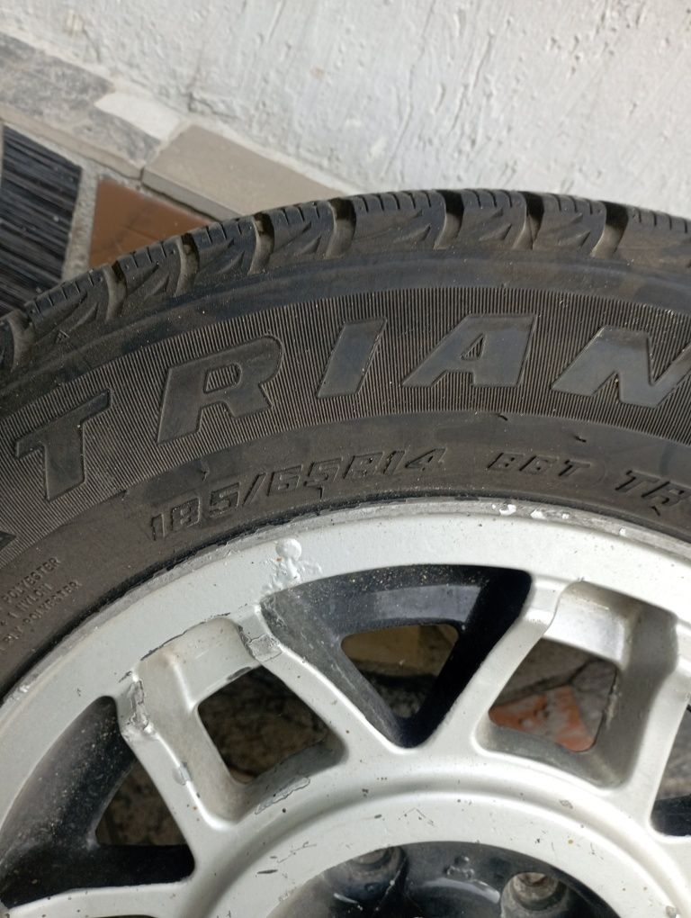 Продам зимние шины с дисками