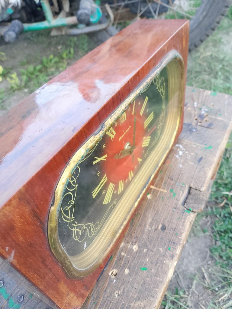 Советские часы, стекло дерево
