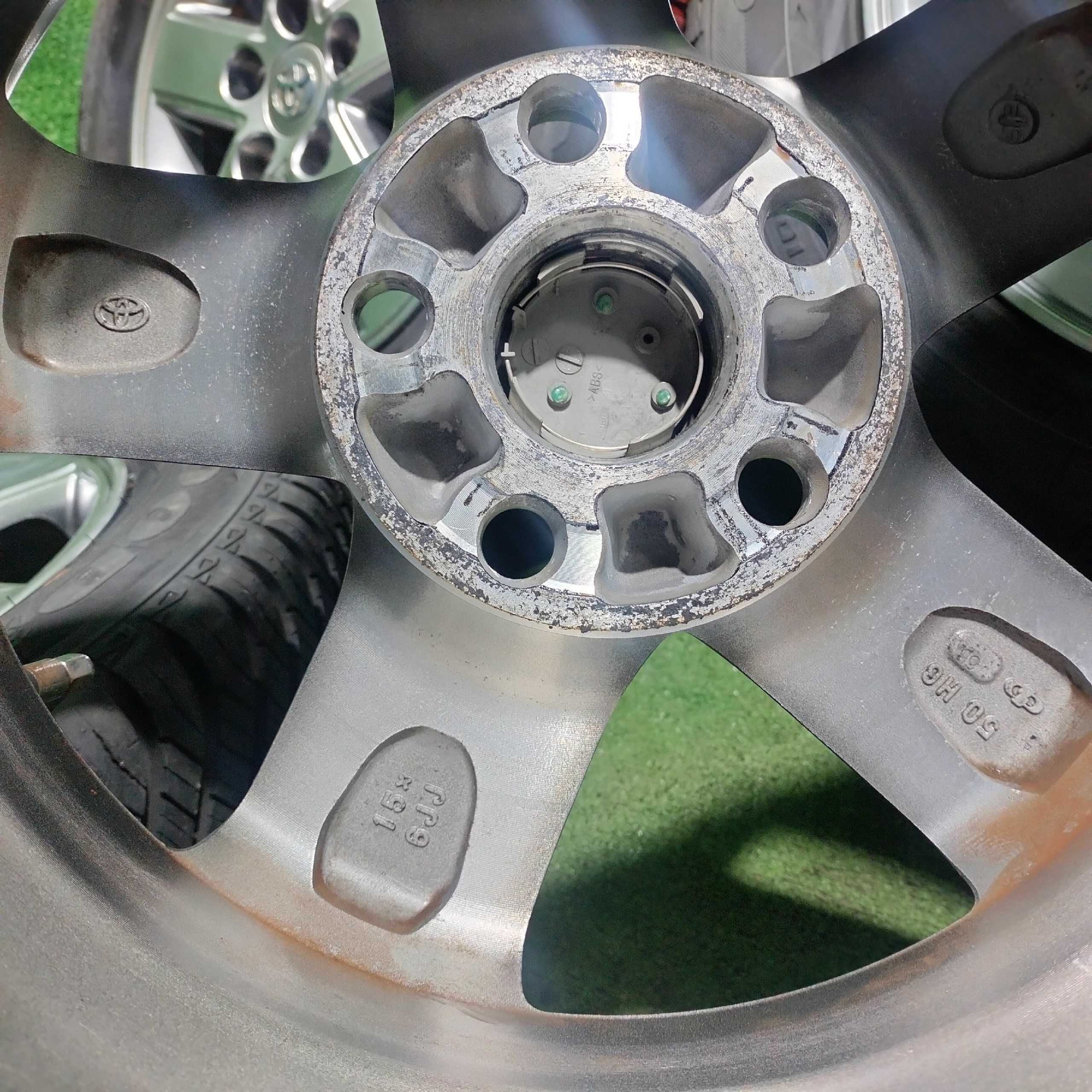 Продам Диски R15 5/114,3 с шинами Good Year всесезонка 195/65 R15