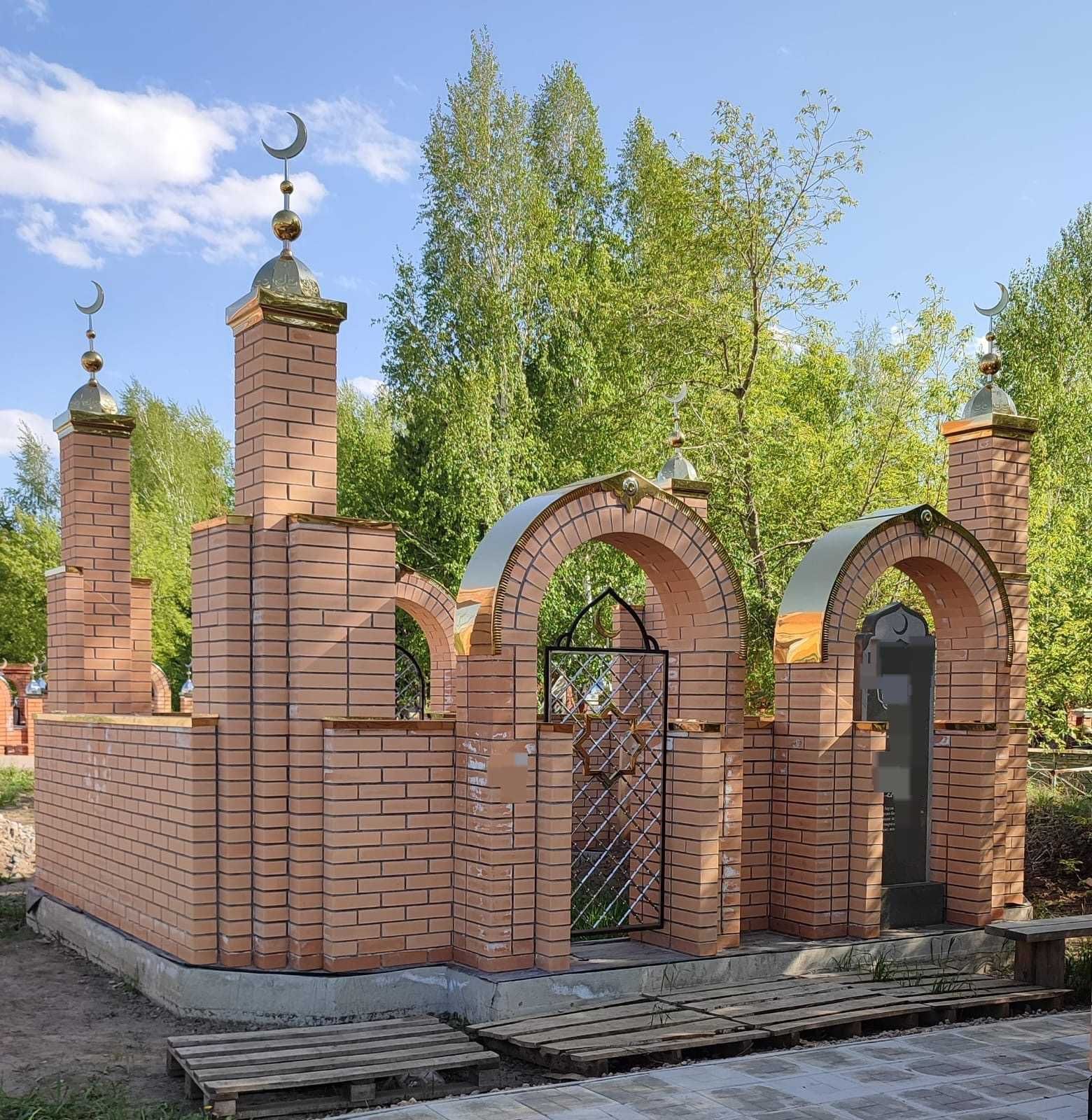 Колпаки на столб забора из нержавеющей стали. Парапеты