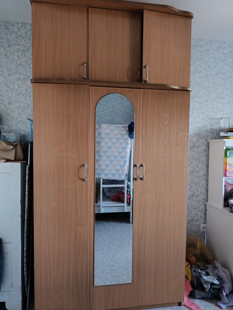 Продам шкаф для одежды