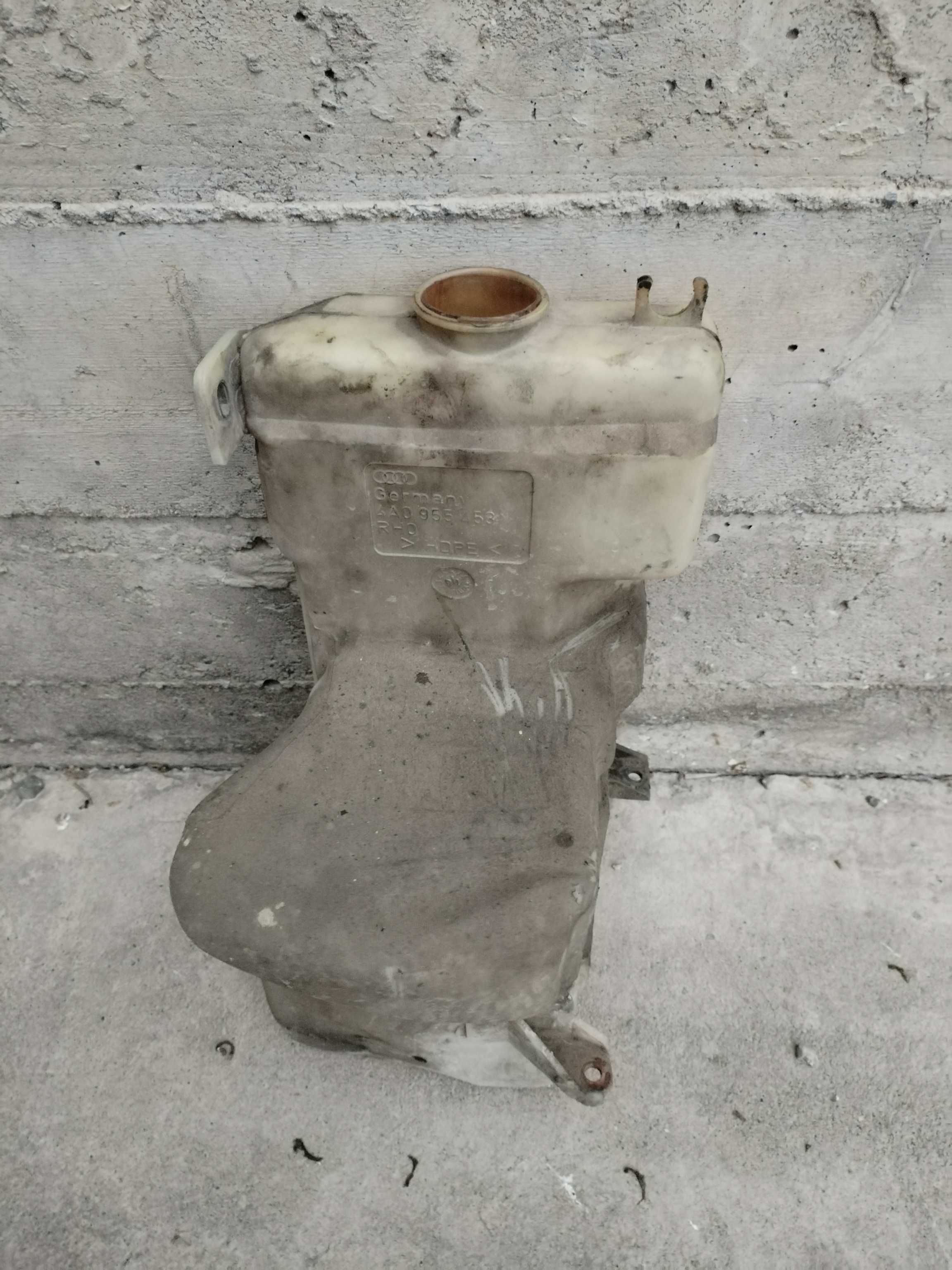 Бачок омыватель Ауди С4