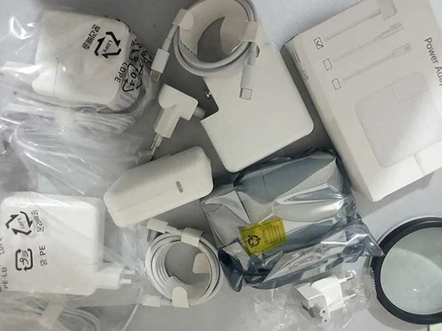 на ваш MacBook - зарядка, блок питания для макбука .