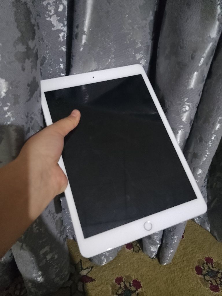 iPad новым идеальном состоянии