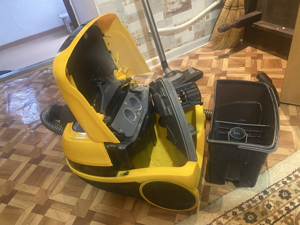 Срочно продам пылесос