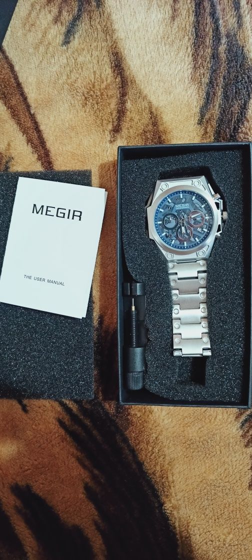Продам наручные мужские часы Megir