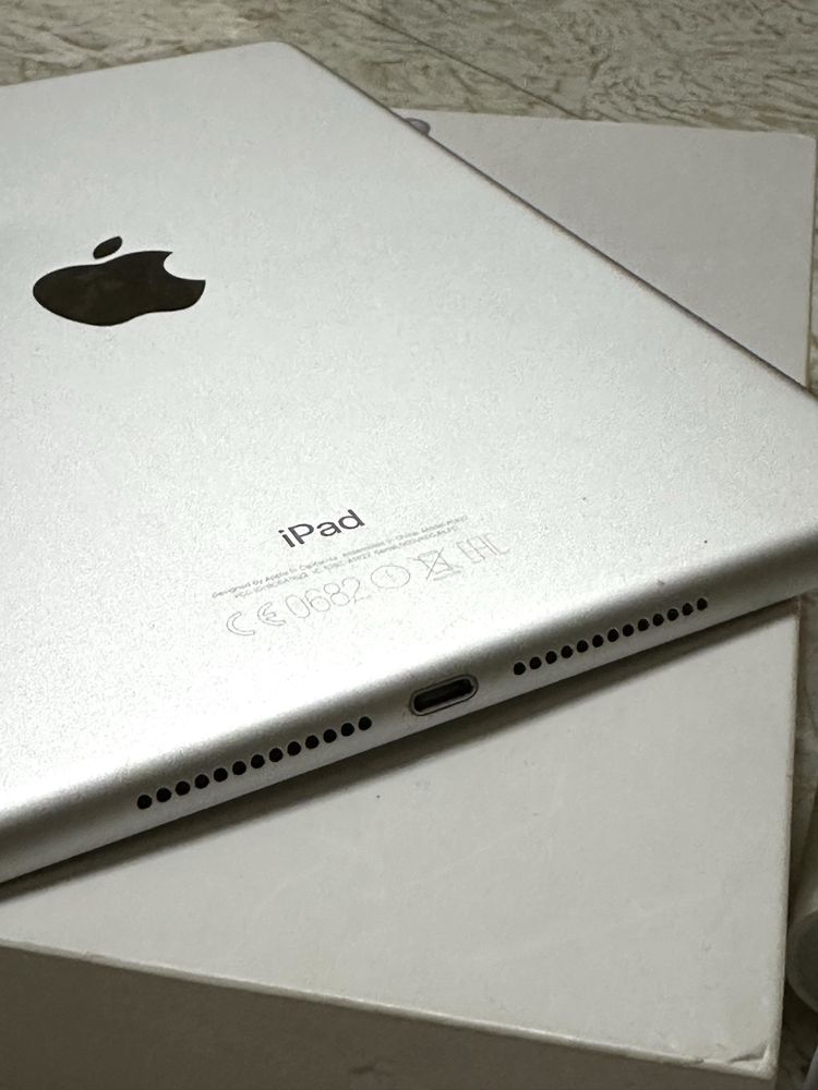 ipad в хорошем состоянии полный комплект