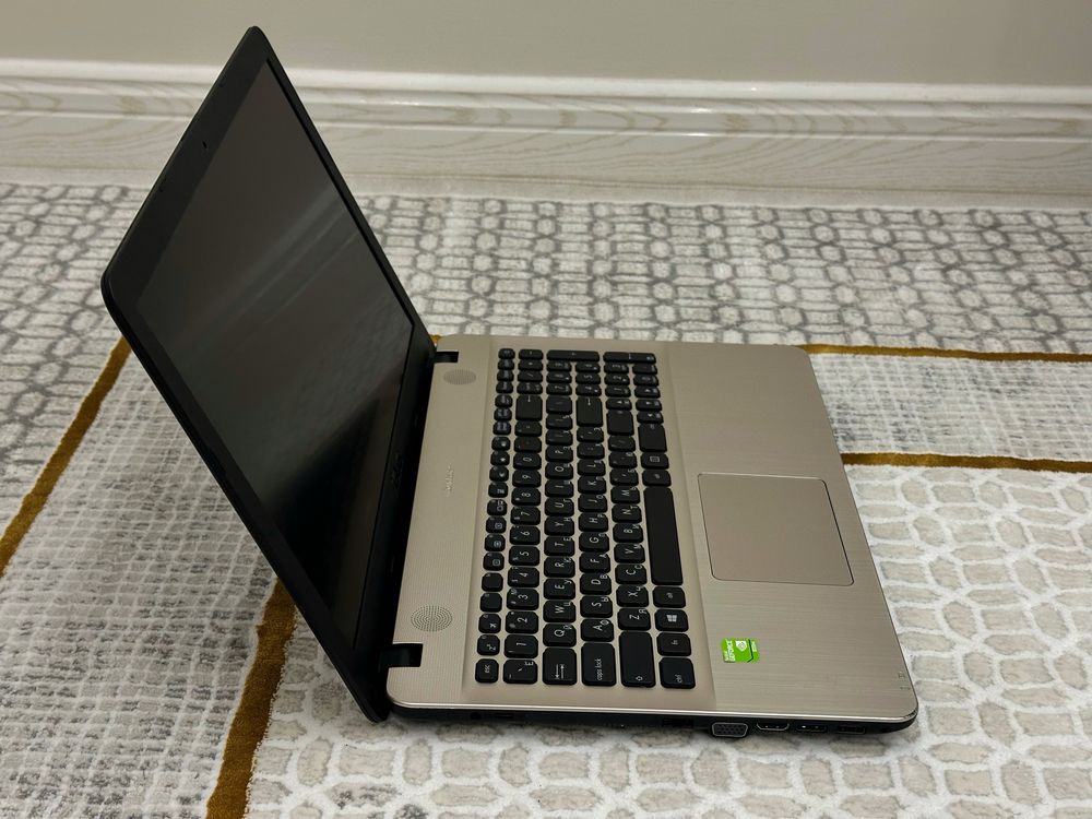 Ноутбук ASUS Vivobook i3 / SSD 256GB / GT 920M для работы и офиса!