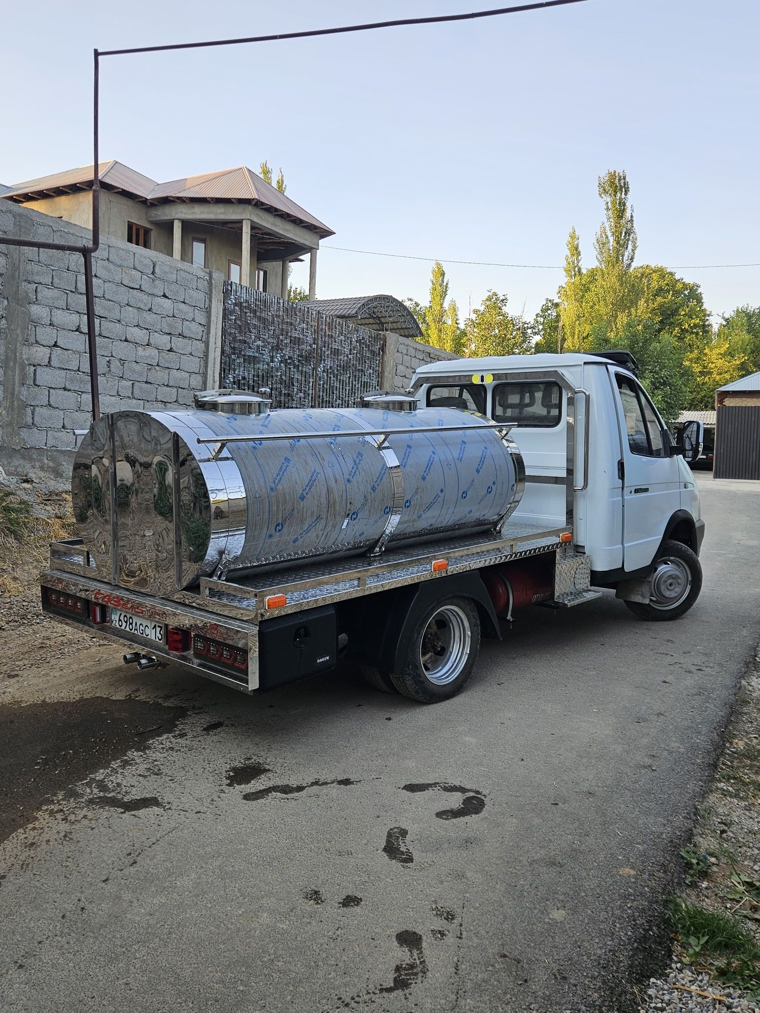 Молоковоз Газель