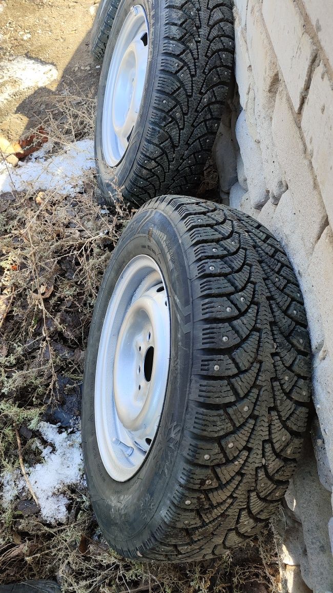 Зимние шины на ВАЗ в сборе с диском 175/70/R13