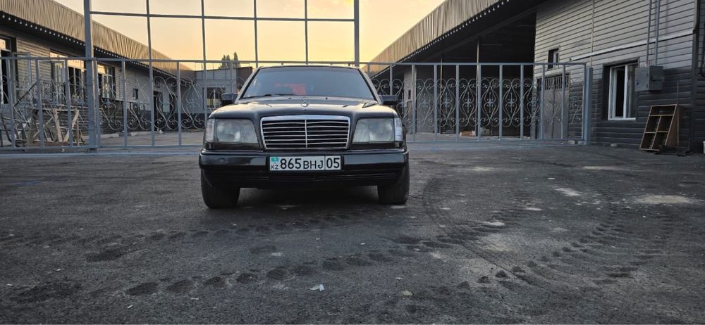 Mercedes-Benz W124