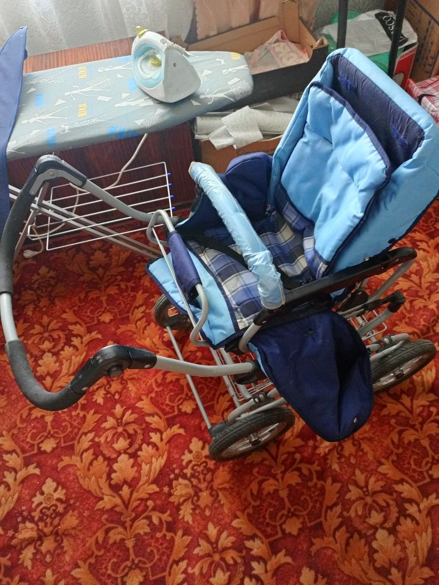Продам детскую коляску 2 в 1