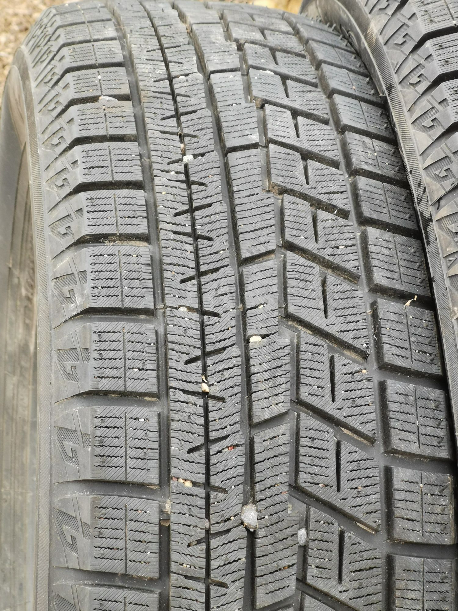 2 колеса Yokohama Ice Guard IG60 215/65 R16 98Q без шипов