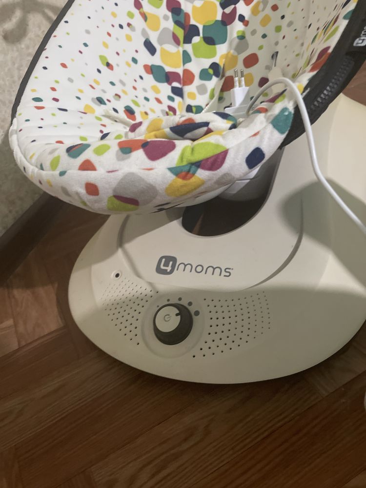 Шезлонг-качалка 4moms mamaRoo – 5 режимов качания, отличное состояние!