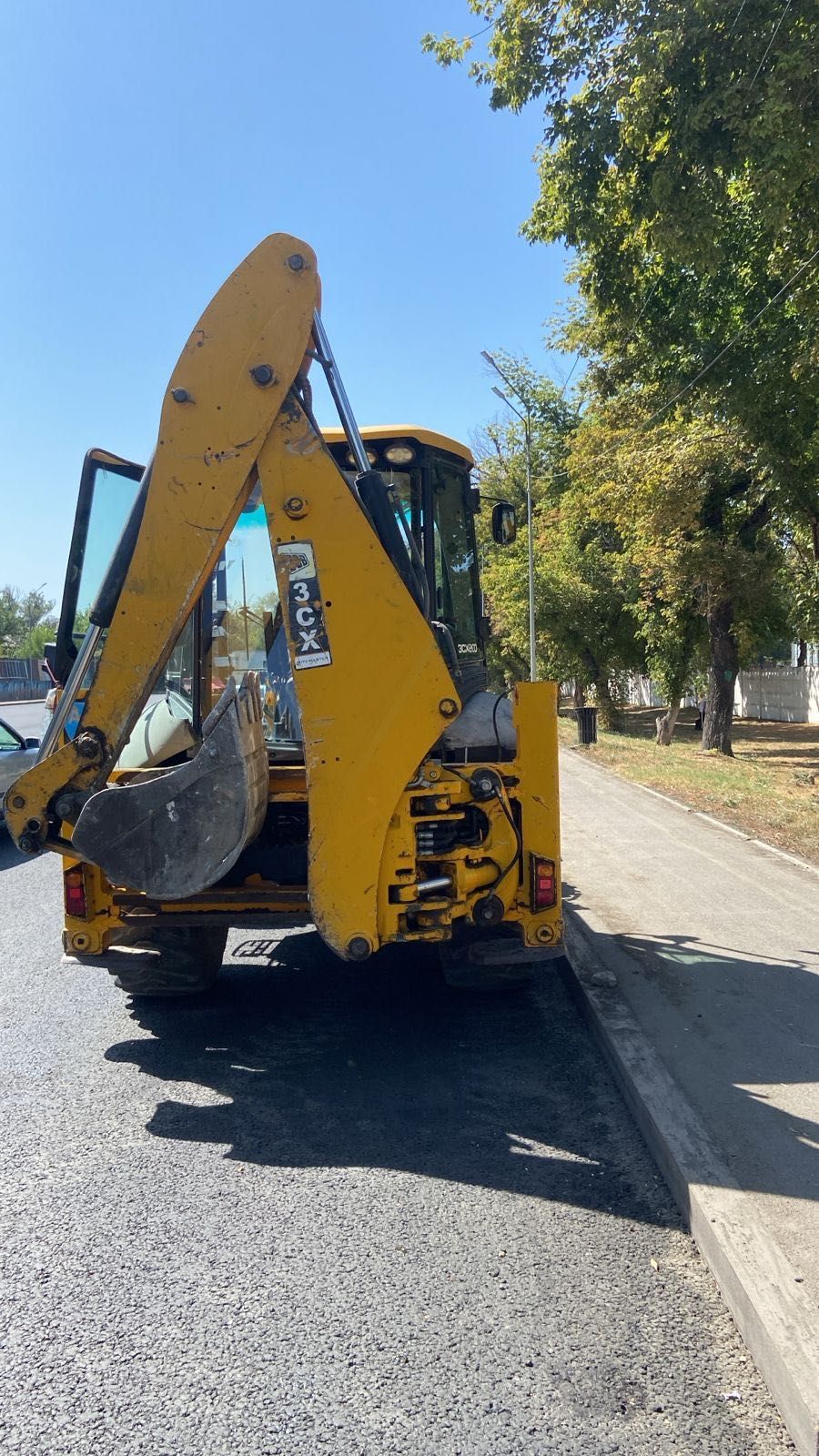 Услуги экскаватор погрузчика 3в1 траншея, планировка