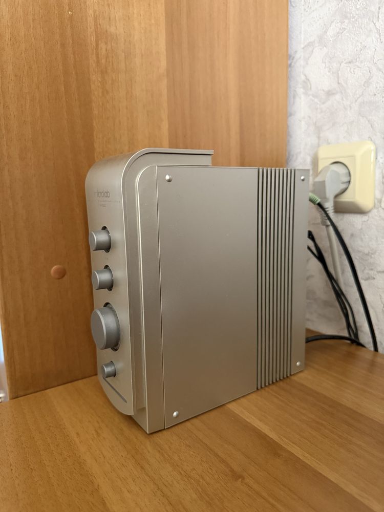 Продам акустическую систему Microlab 2.1