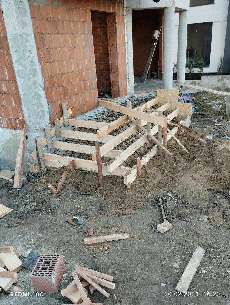 Заливаем Фундамент Лестницы стяжку