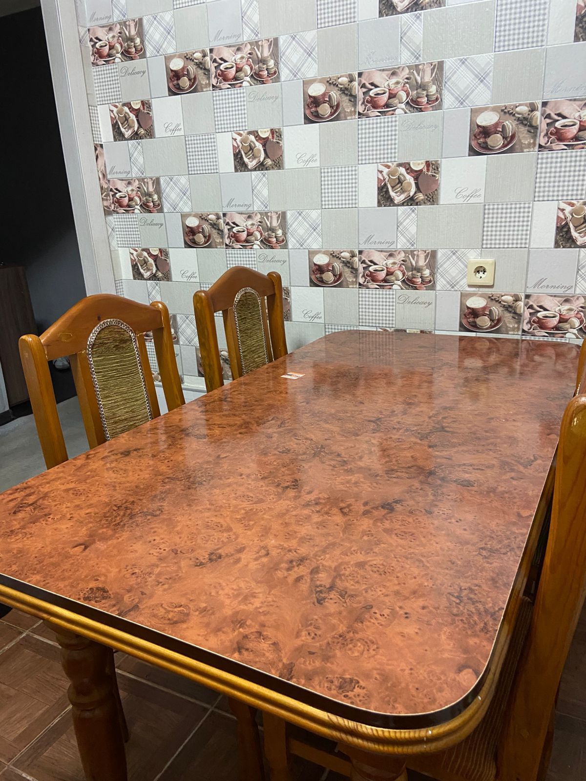 Продам стол и 4 стула