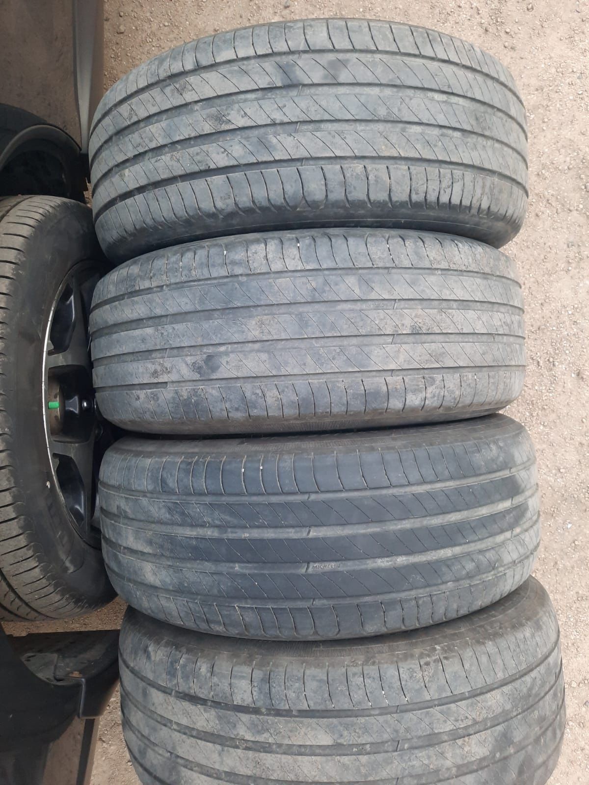 Продам шины r18 michelin