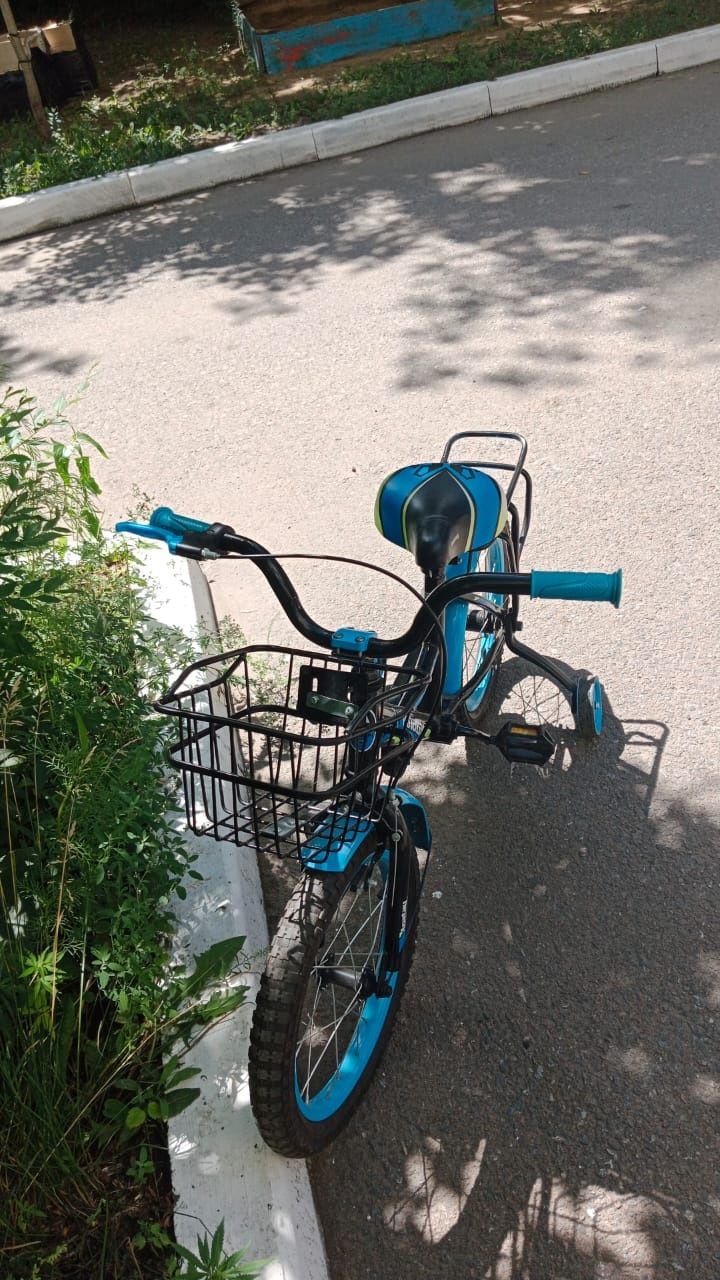 Продав велосипед