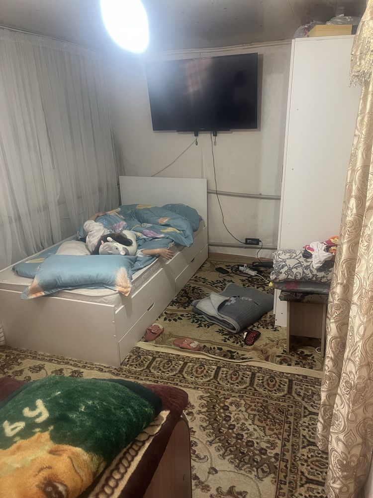 Үй сатылады Кпмуналная 44б 2 жд вокзалдың қасында