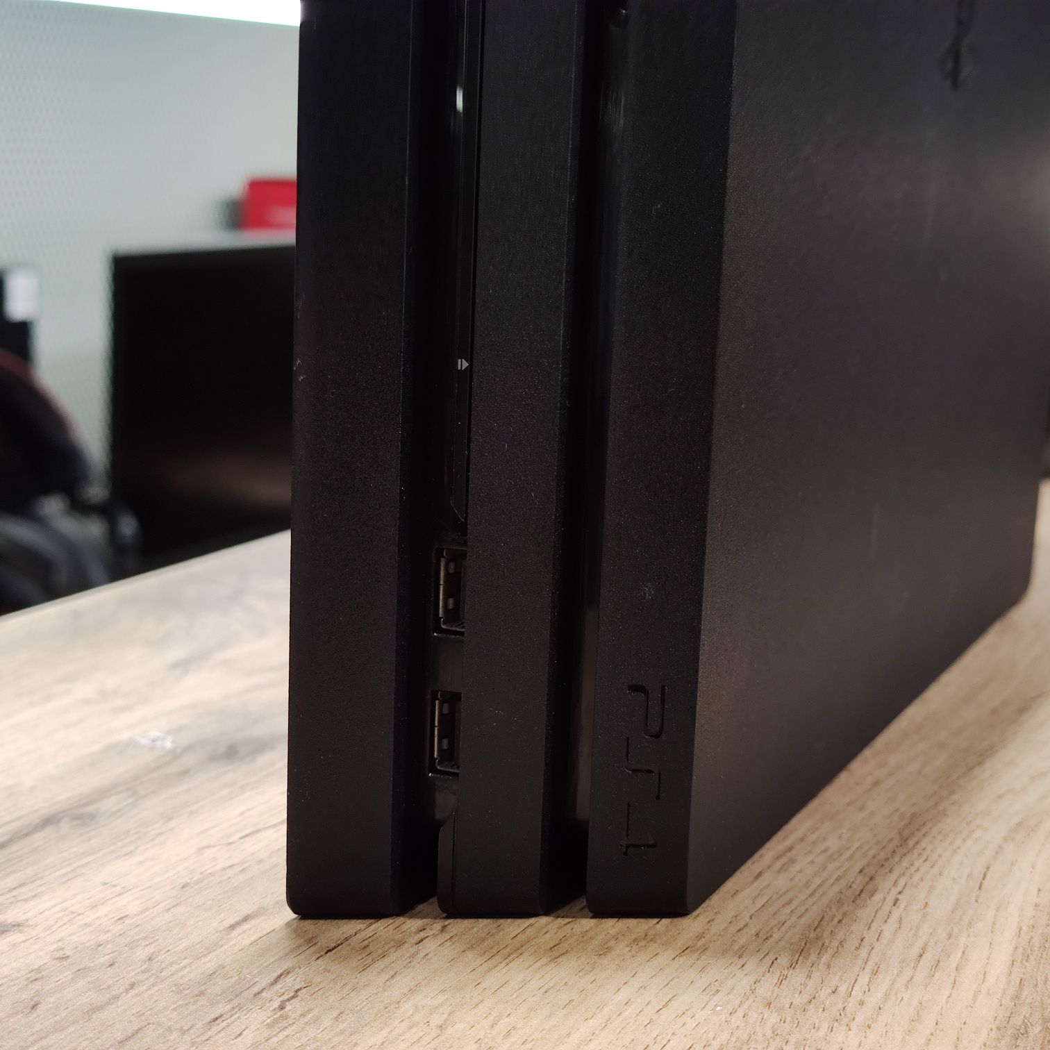 Sony Playstation 4 Pro, 1 tb, 1 джойстик, прошивка 12, 9608/А10