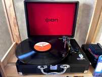Виниловый проигрыватель ION VINYL MOTION