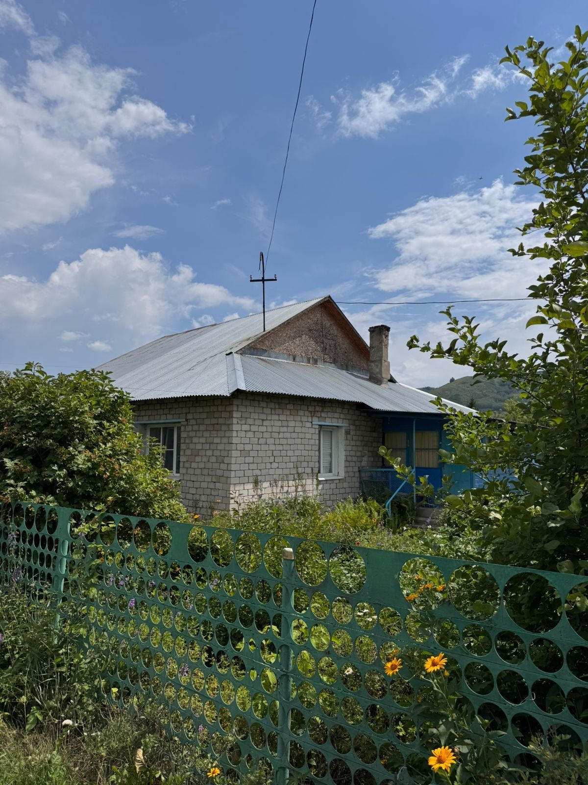 Продам квартиру в двух квартирном  доме в Серебрянске