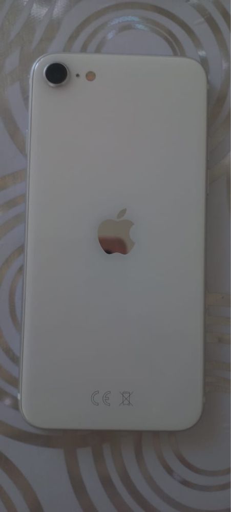 Айфон се 2020. Iphone