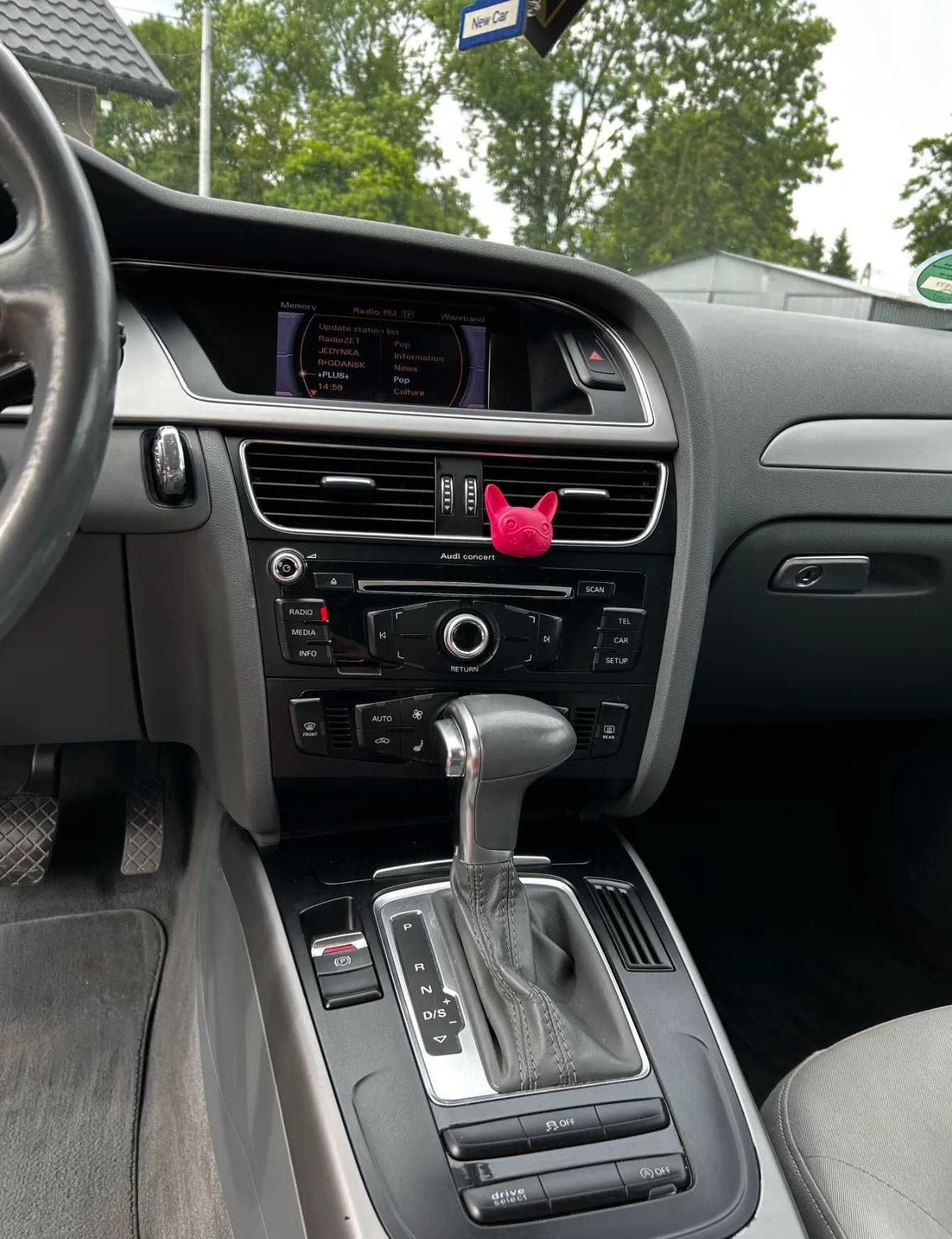 Автомобиль Audi A4