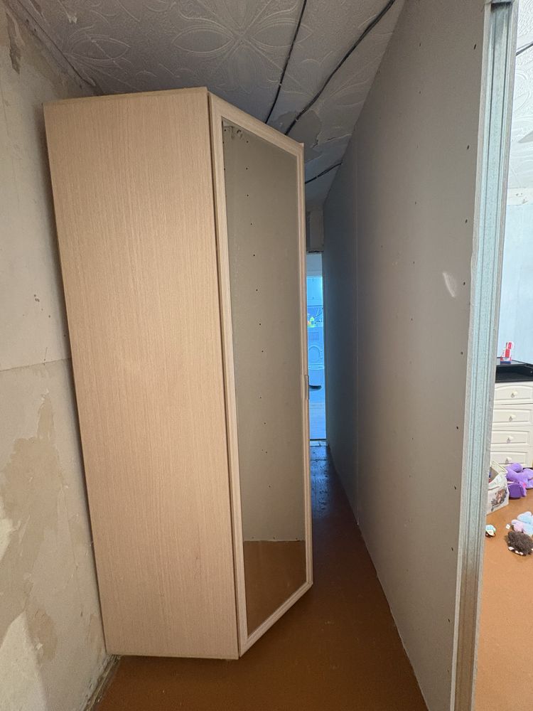 Шкаф угловой в прихожую