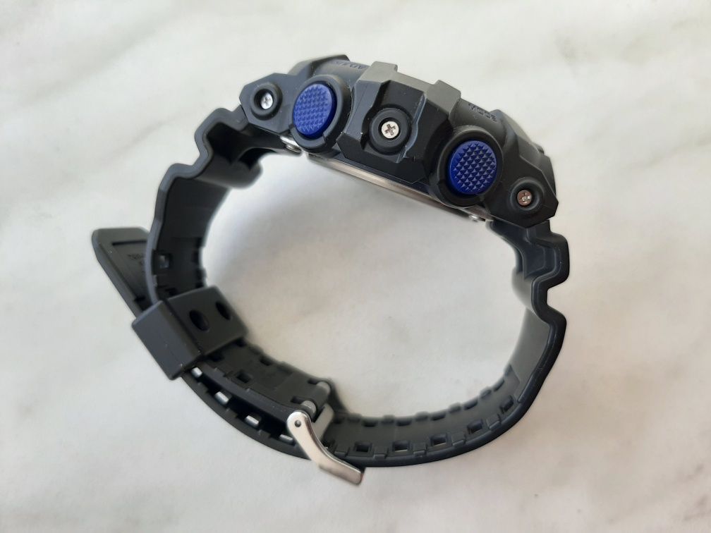 Продаю   часы Casio G-SHOCK GA-700VB-1AER