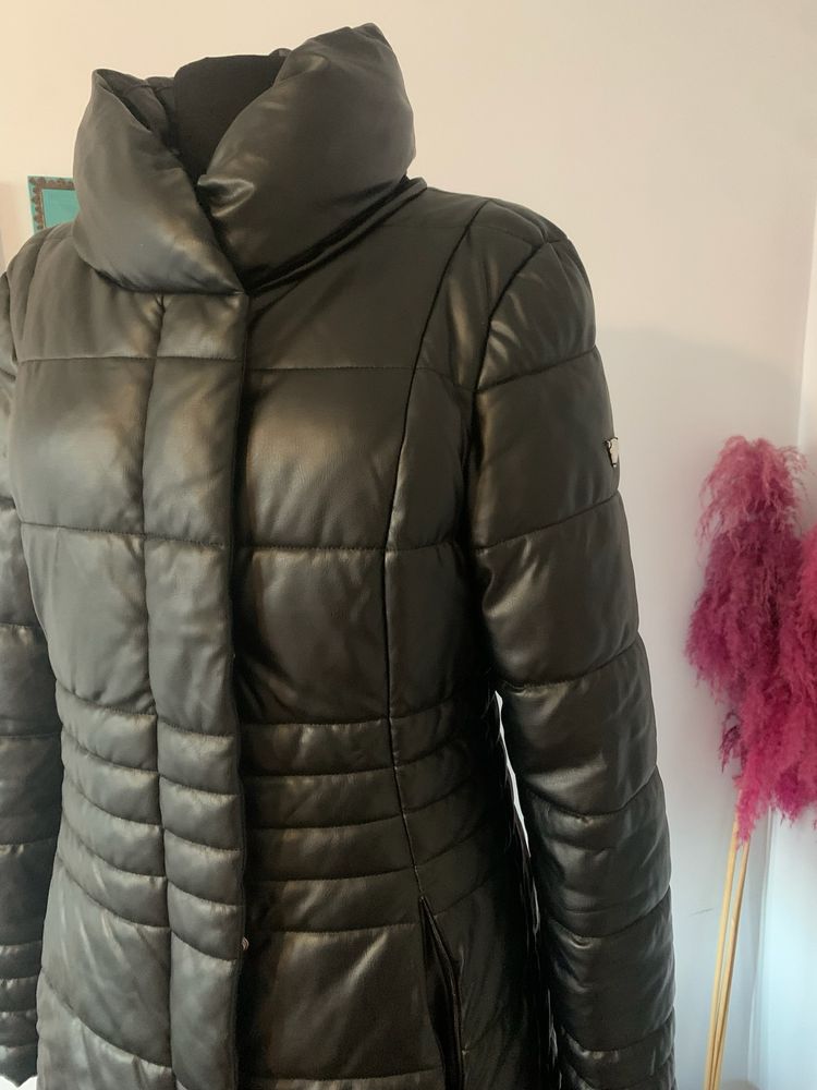 Зимний пуховик Guess 42-S / из эко-кожи / теплый мягкий
