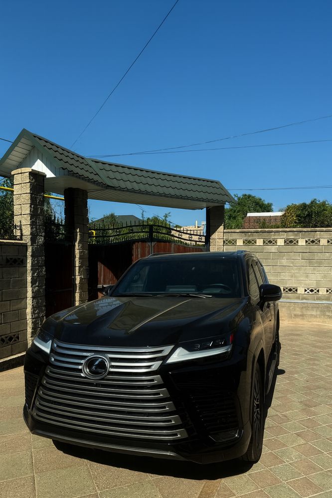 Аренда Lexus LX 600 (года 2024) с водителем