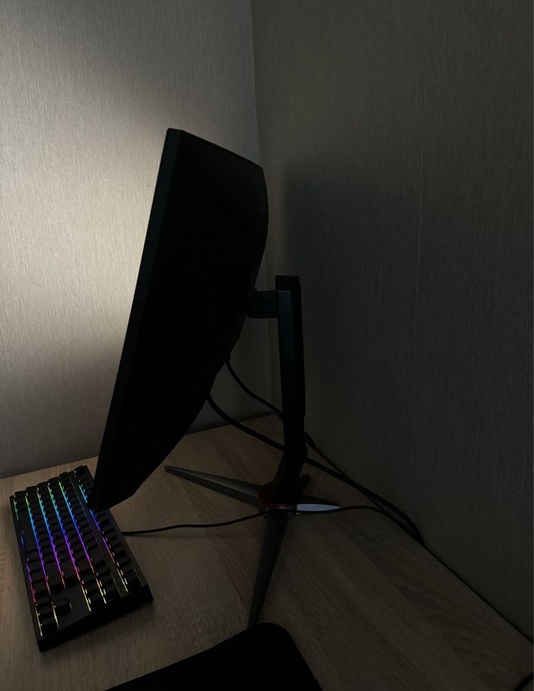 Монитор ЛОС AOC 240hz