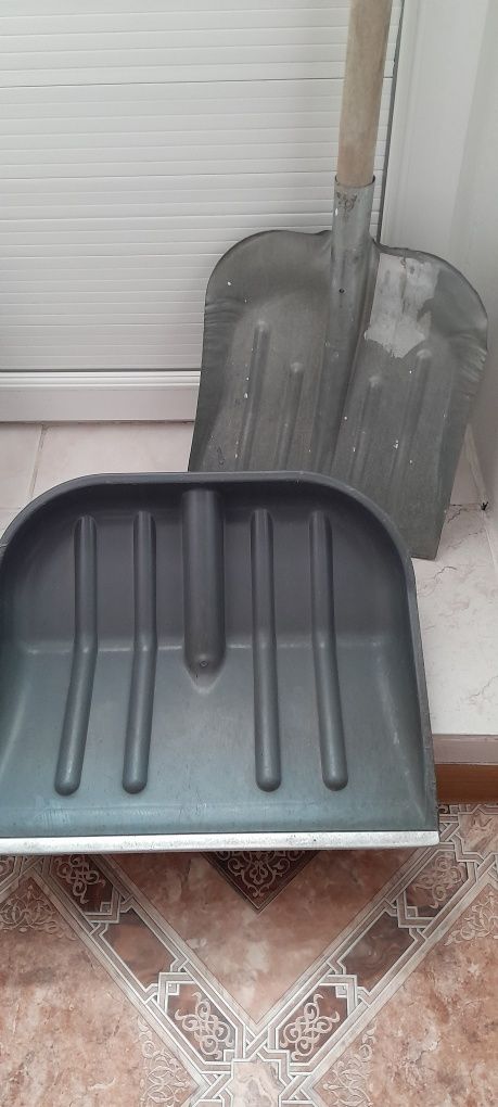 Продам лопаты штыковые и совковые