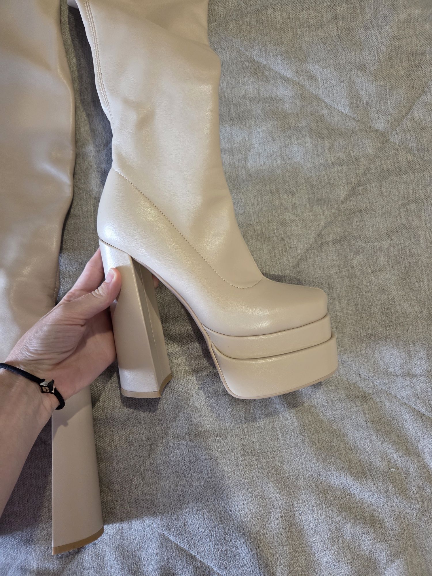 Продам ботфорты Gold Heels