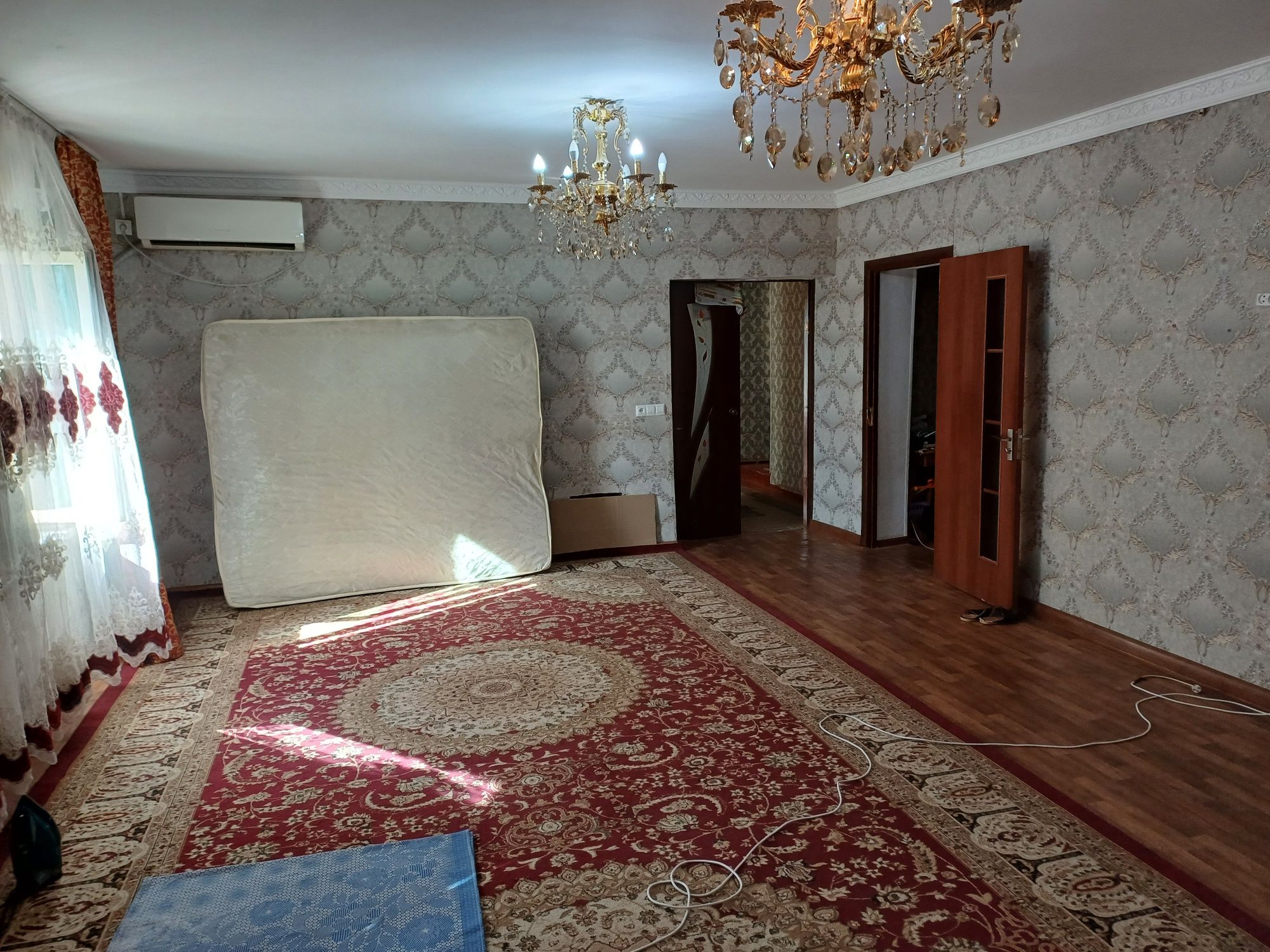 Продаю дом 4х комнатный + времянка 2х комнатная
