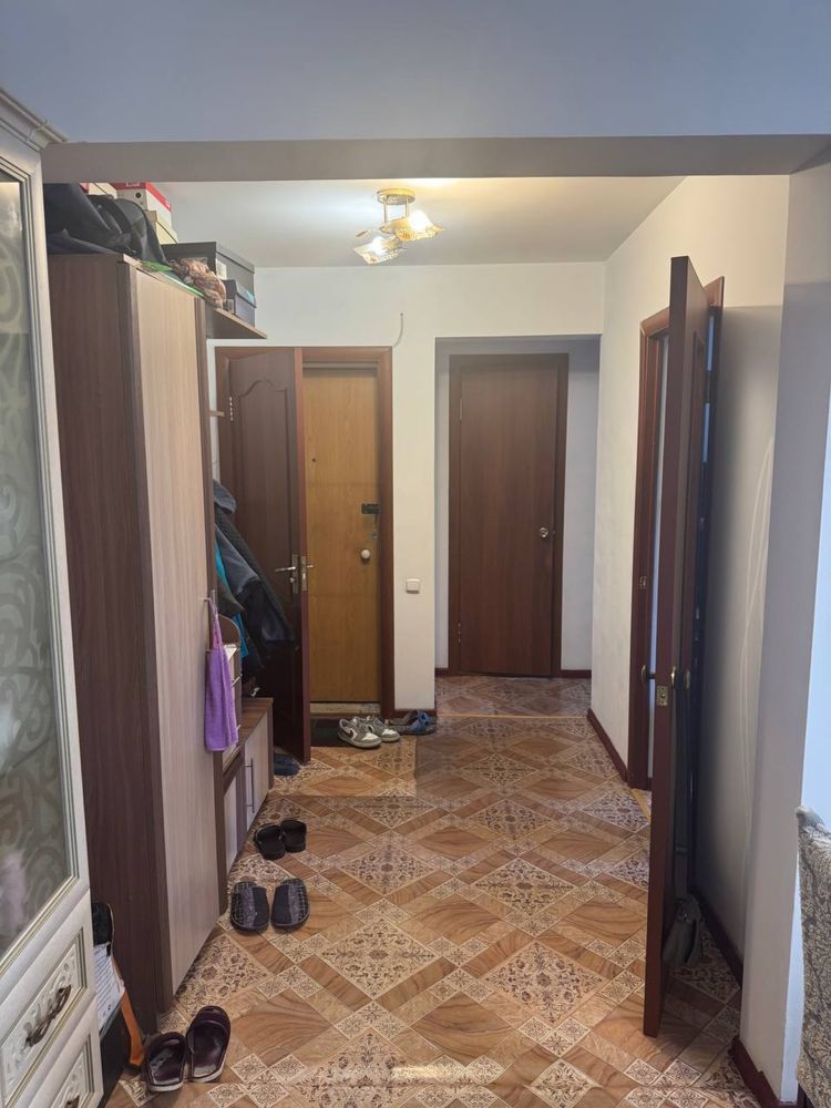 Продам трехкомнатную квартиру