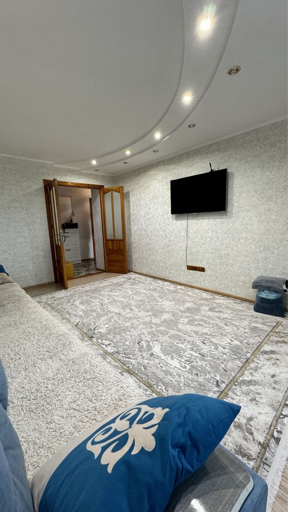 Продам 3 комнатную квартиру район 6 школы