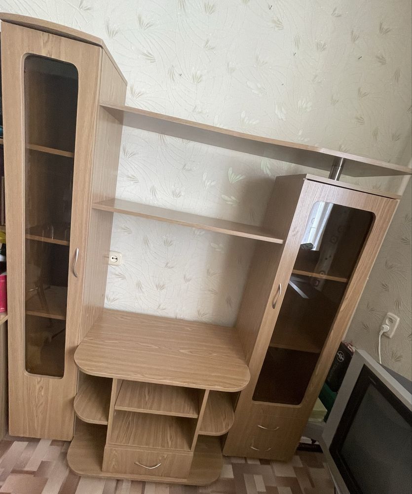 Компактная небольшая стеночка
