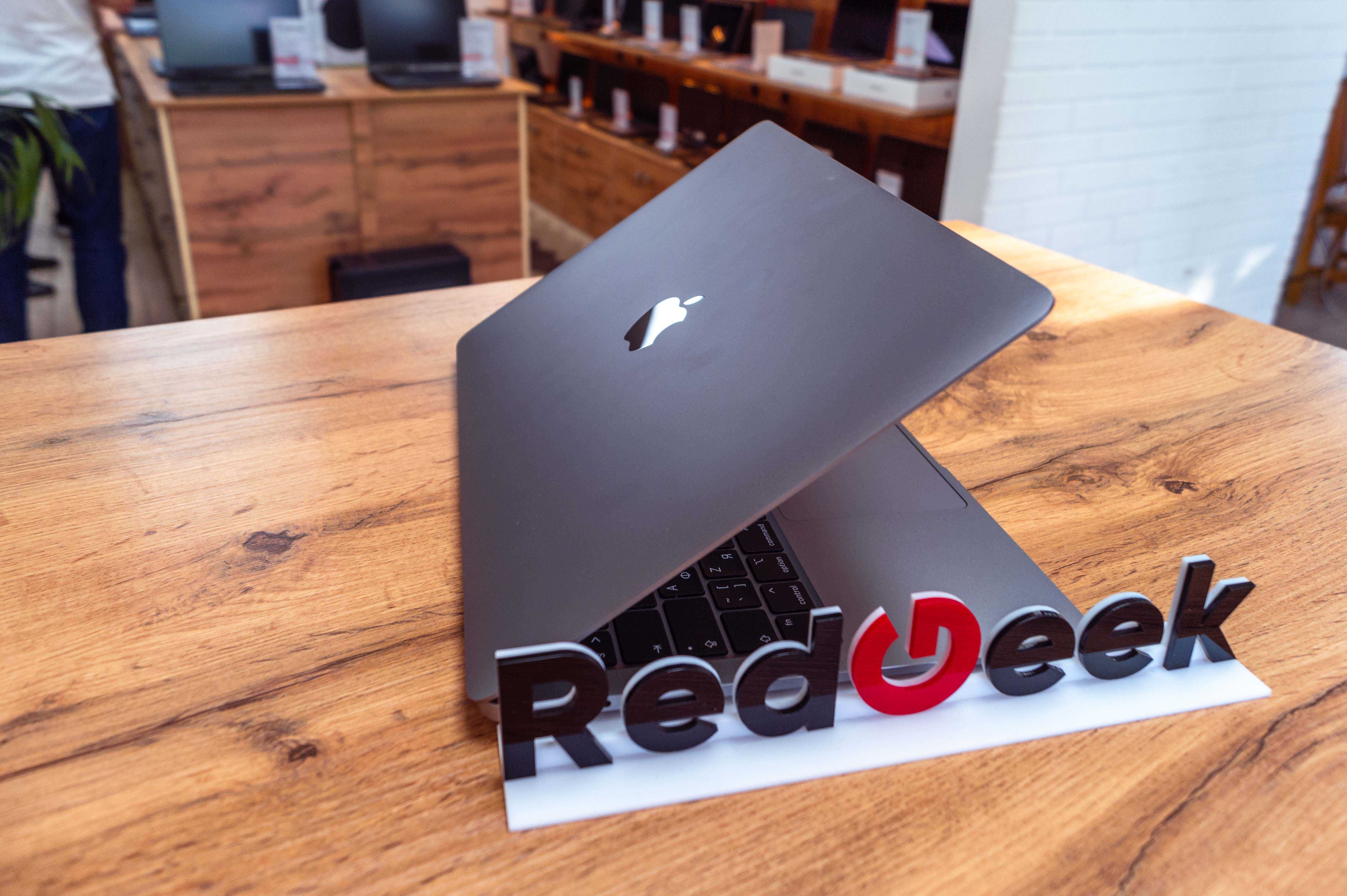 MacBook Air 13-inch|M1| 8GB/256GB| Магазин Red Geek